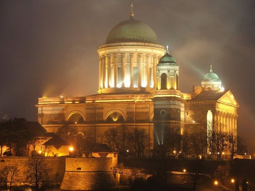 800px-Esztergom.bazilika.lights 800px-Esztergom.bazilika.lights