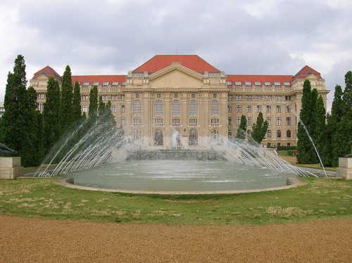 800px-DebrecenUniversity
